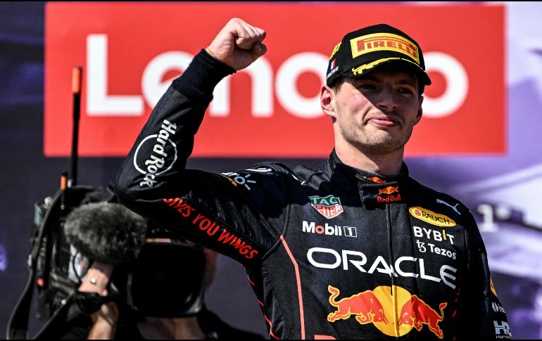 Verstappen logró así su séptima victoria de esta temporada y la 27ª de su carrera, a sus 24 años. AFP / C. Simon