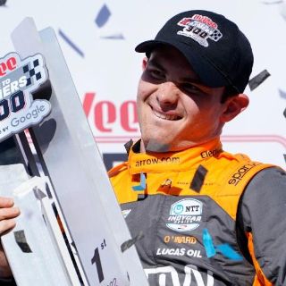 ¡Imparable! Pato O'Ward consigue el doble podio en Iowa con victoria incluida