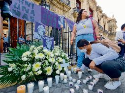 “No nos cuidan”, fue la consigna que gritaron mujeres ayer afuera de Palacio de Gobierno, en una manifestación por la muerte de Luz Raquel Padilla. EL INFORMADOR/ G. Gallo