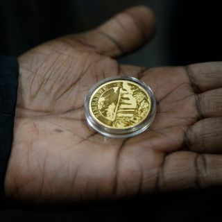 Zimbabue usará monedas de oro contra la inflación