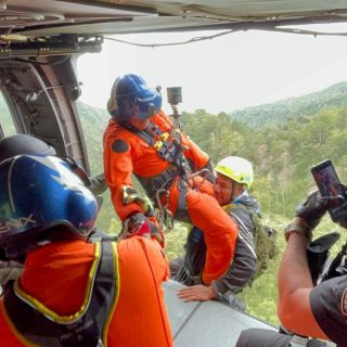 ¡Rescate en las alturas! Con helicóptero, salvan a hombre en el Nevado de Colima (VIDEO)