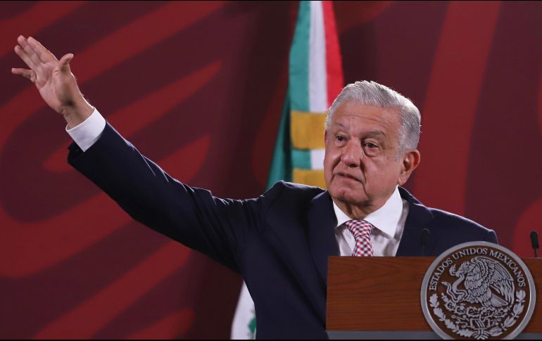 Además de nuevas autopistas, habrá rehabilitación de sitios turísticos, detalla López Obrador. SUN/B. Fregoso