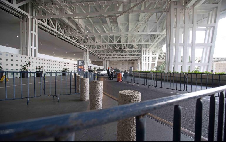 Desde el pasado lunes, el Presidente López Obrador señaló que hubo fraude en la construcción de la Terminal 2 del AICM que se realizó en el gobierno del entonces presidente Vicente Fox. SUN / ARCHIVO