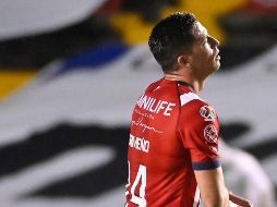 Santiago Ormeño cometió errores que le costaron el triunfo a Chivas. IMAGO7