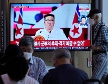 Una pantalla en una estación de tren en Seúl transmite el discurso del líder nocoreano. AP/Y. Ahn