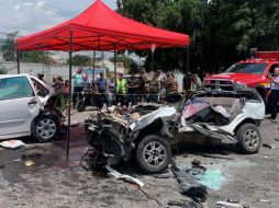 Personal de Protección Civil participa en atención a las víctimas en la zona de la Carretera a Chapala. ESPECIAL