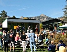 Las actividades creativas prácticas mantienen a los niños ocupados, mientras que una muestra de cervezas artesanales y delicias locales aseguran que estés bien alimentado. CORTESÍA / VisitColorado