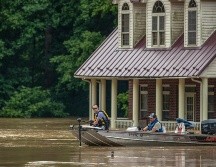 Algunas áreas del este de Kentucky registraron 20 centímetros de agua en 24 horas y alrededor de 25 mil hogares del estado se quedaron sin electricidad. AP/R. Hermens