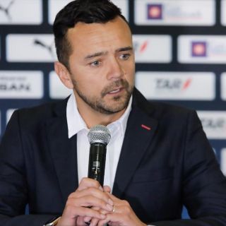 Del fracaso con la Selección Mexicana a dirigir las Fuerzas Básicas de Chivas