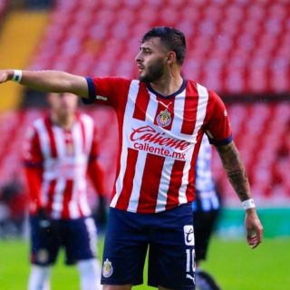 Alexis Vega no puede solo con las Chivas