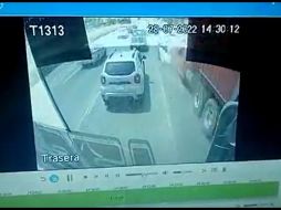 El choque ocurrió en la Carretera a Chapala casi en el cruce con Avenida Las Rosas, en Tlaquepaque.  ESPECIAL