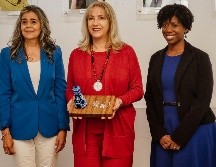 Durante la rueda de prensa estuvo presente la cónsul Regional de Prensa y Cultura, Brittany Thompson, quien agradeció la colaboración de María José Fletcher. EL INFORMADOR/G. Gallo