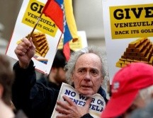 En 2019, el Banco de Inglaterra congeló el acceso del gobierno de Venezuela a las reservas de oro, lo que ocasionó protestas entre simpatizantes de Maduro. GETTY IMAGES /