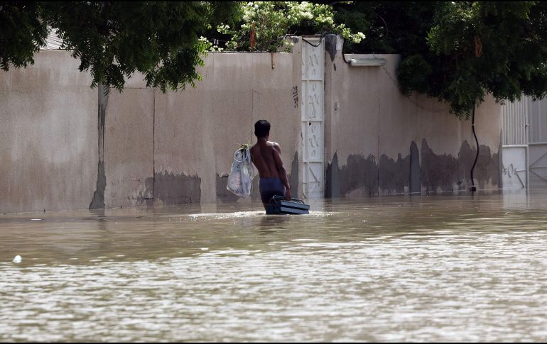 Según datos del Ministerio de Interior, un total de 4 mil 225 viviendas fueron evacuadas en los tres emiratos afectados. AFP / G. Cacace
