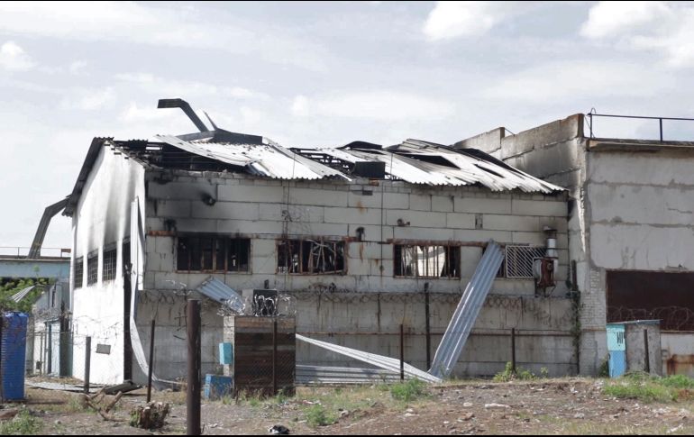 La televisión rusa mostró lo que parecían ser barracas destruidas y camas metálicas retorcidas. AP/ARCHIVO