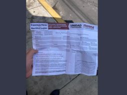 En las imágenes compartidas por John Ackerman se aprecia los formatos de afiliación con el nombre de las personas por las que debe votar. TWITTER / @JohnMAckerman