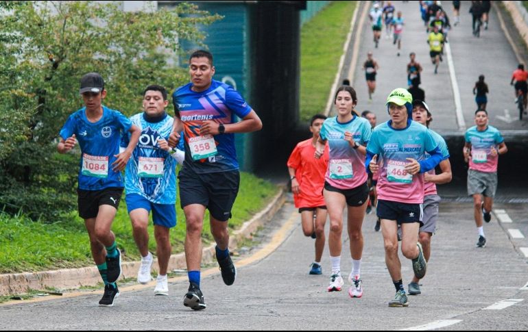 La competencia arrancó en punto de las 9 de la mañana, los concursantes salieron motivados para correr la justa de tan solo seis kilómetros en un circuito trazado por la avenida Patria. ESPECIAL