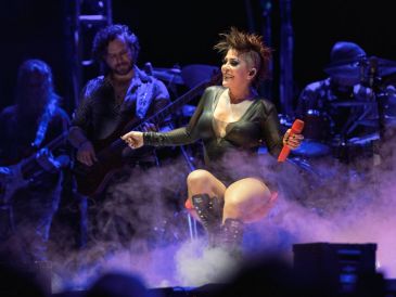 La cantante tuvo que ser hospitalizada tras su caída en pleno concierto. CORTESÍA / Alejandra Guzmán