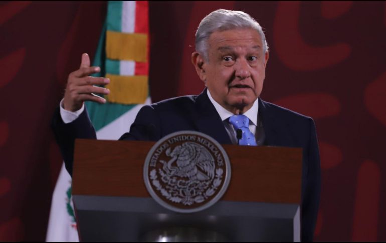 Hay una campaña para atorar los trabajos que está siendo financiada, asegura Andrés Manuel López Obrador, por Claudio X González. SUN / B. Fregoso