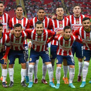 Chivas viaja a Los Ángeles para reencontrarse con "Chicharito"