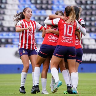 ¡Están imparables! Chivas Femenil le pega a Pachuca