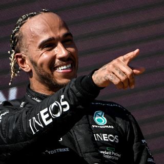 Lewis Hamilton es el nuevo integrante de los Broncos de Denver