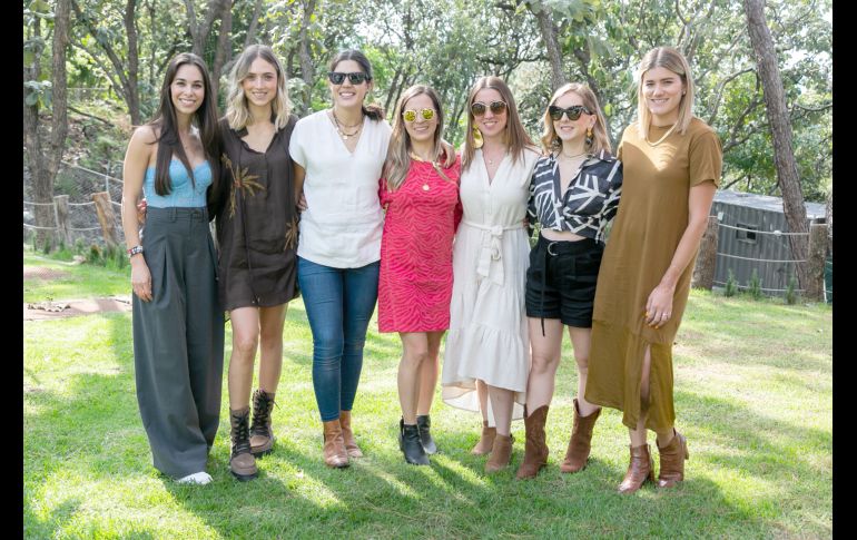 María José Hernández, Paulina Flores, Ale Moreno, Sofipau González, Gaby Martín, Lissette Olavarrieta y Rocío Aguilar. GENTE BIEN JALISCO/Jorge Soltero