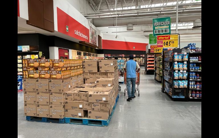 De acuerdo con la Profeco, el total de la canasta básica en este supermercado es de un costo de 937 pesos. EL INFORMADOR/A. Navarro