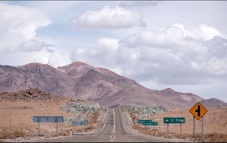 El consumo desmedido y fugaz de ropa ha provocado el aumento exponencial de los desechos textiles en el mundo, que tardan unos 200 años en desintegrarse. EFE / ARCHIVO