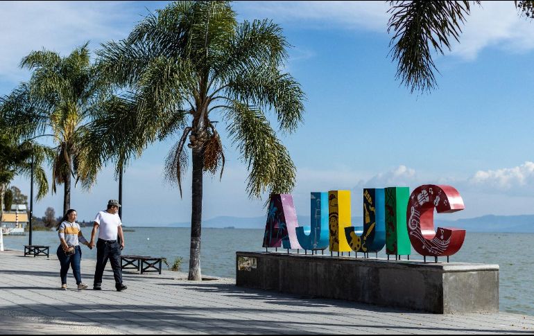 Ajijic se ha convertido en uno de los destinos favoritos para tapatíos y extrajeros por igual. ESPECIAL
