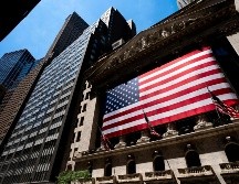 El índice Dow Jones ganó 1.29% a 32 mil 812.50 puntos en la sesión de este miércoles. AP/ARCHIVO