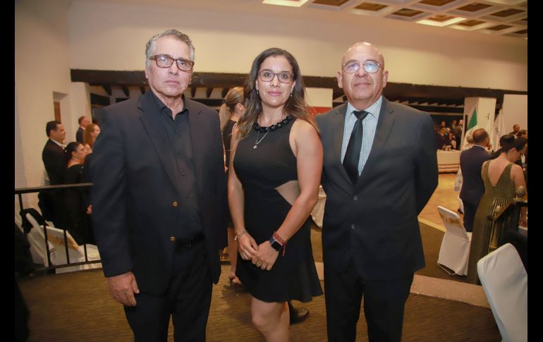 Efrain Arana, Jessica de León y Guillermo Hernández. GENTE BIEN JALISCO/Antonio Martínez