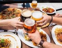 Celebra el Día Internacional de la Cerveza con moderación y la mejor compañía. ESPECIAL/Photo by Elevate on Unsplash.