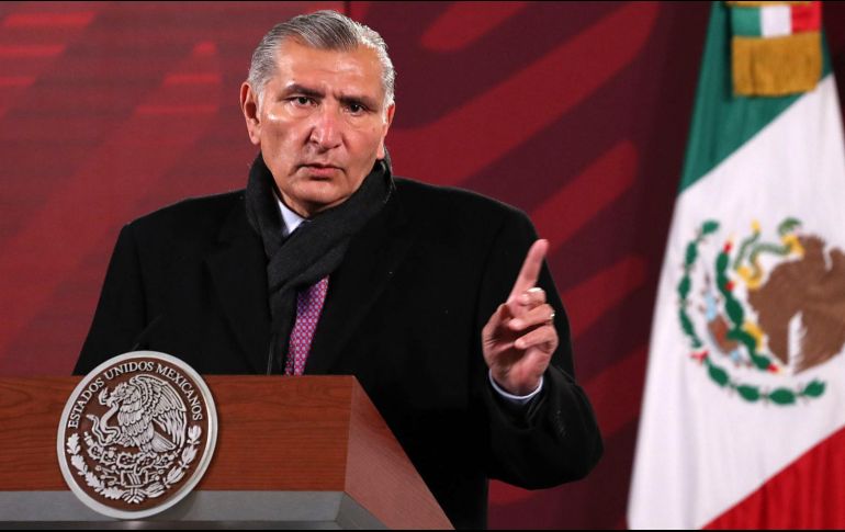 En una breve reunión que se realizó con los medios afuera de Palacio Nacional, aseguró que se atendió a las manifestantes y se logró un acuerdo. SUN