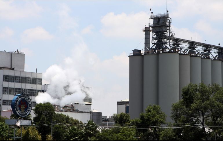 Fotografía de archivo fechada el 25 de junio de 2017, que muestra una fábrica de la cervecera Constellation Brands en la Ciudad de México. EFE/S. Gutiérrez