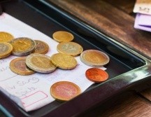 Se contabilizan varias denuncias de comensales a los que les han obligados a pagar propinas. ESPECIAL.