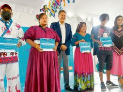 Juan José Frangie (al centro), recalcó el apoyo y reconocimiento que tiene por las comunidades indígenas. CORTESÍA