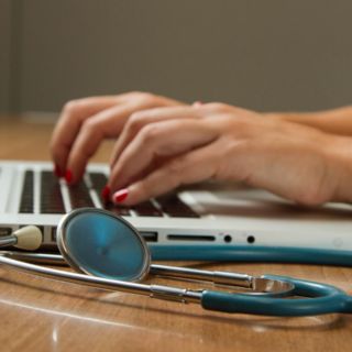 Médicos cubanos, aún sin trabajar en Nayarit por esta razón