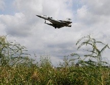 Según los analistas, las maniobras, que durarán hasta hoy, están dirigidas a practicar un bloqueo de la isla. EFE/R. Tongo