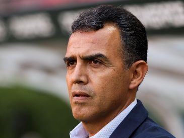 Lo grave es que el actual entrenador del Guadalajara cuenta con ocho partidos consecutivos sin poder llevar al equipo a la victoria. IMAGO7