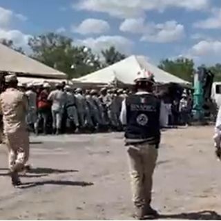 Se registra riña durante la visita de López Obrador a la mina de Coahuila (VIDEO)