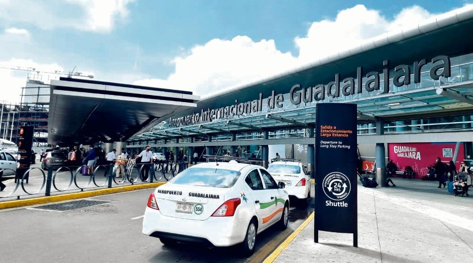 Por la temporada vacacional de verano el número de pasajeros aumenta en el Aeropuerto Internacional de Guadalajara. EL INFORMADOR/ J. Velazco
