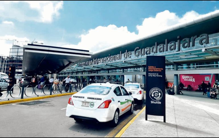 Por la temporada vacacional de verano el número de pasajeros aumenta en el Aeropuerto Internacional de Guadalajara. EL INFORMADOR/ J. Velazco
