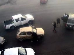 Miembros de la delincuencia organizada despojaron a una familia de su auto. ESPECIAL