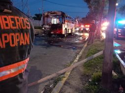 Cuatro puntos del Área Metropolitana de Guadalajara han sido bloqueados por vehículos incendiados. ESPECIAL
