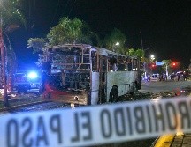 La tarde de ayer martes se registraron varios bloqueos con camiones incendiados en distintos puntos de Jalisco. EFE / ARCHIVO