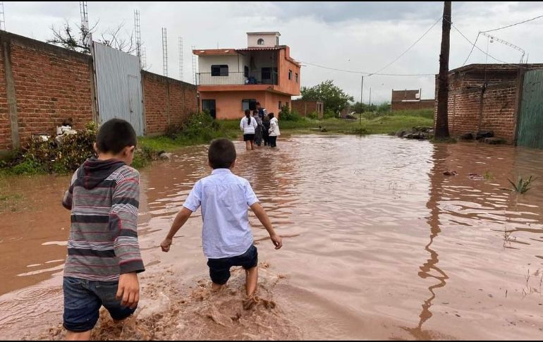Según Protección Civil Jalisco, desde las 1:30 horas de hoy inició la lluvia en este municipio de la región Valles, hasta cerca de las 7:00 horas. ESPECIAL /