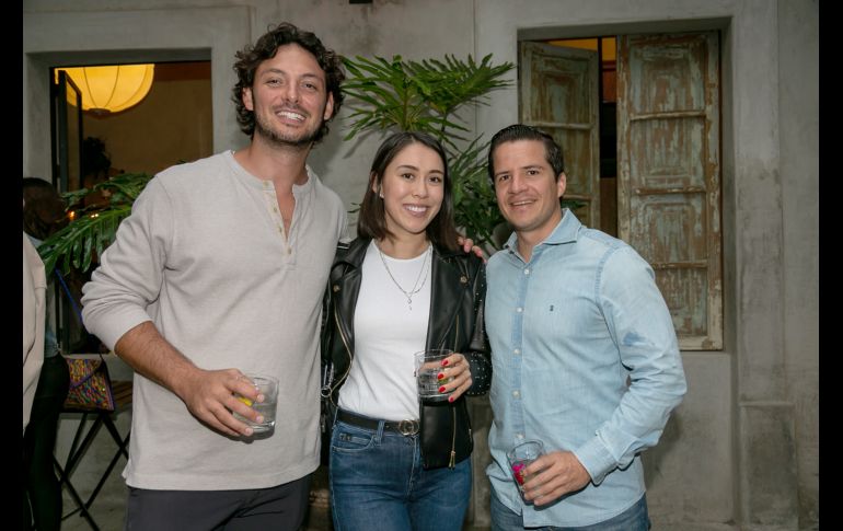 Óscar Miracolo, Estefanía Juárez y Mauricio Dueñas. GENTE BIEN JALISCO/Jorge Soltero