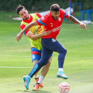 Chivas suma otra baja importante por lesión de cara al Clásico Tapatío