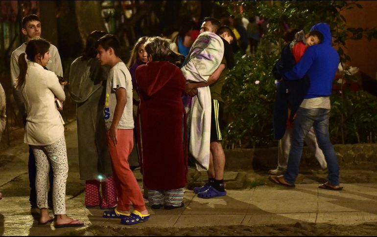 La alarma sonó por al menos 10 minutos en distintas zonas de la Ciudad de México, lo que generó temor entre la población, aunque por las altas horas de la noche, mucha gente permanecía dormida. AFP / ARCHIVO